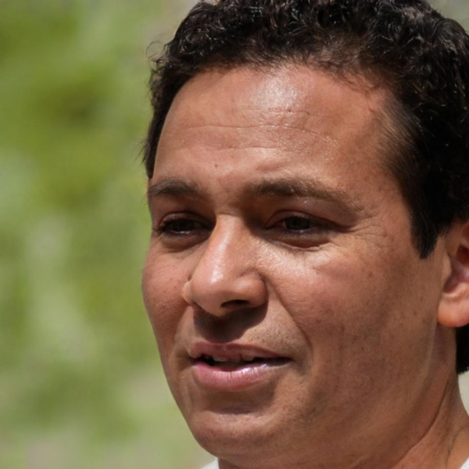 Portrait of Pieter Vanhout, lead instructor specializing in behavioral finance